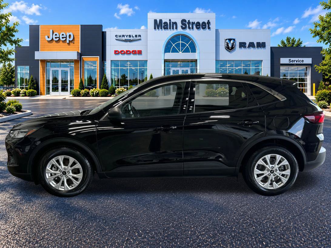 Used 2023 Ford Escape Active FWD image 2