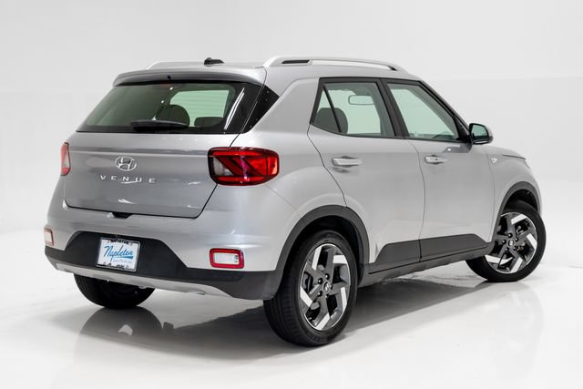 Used 2025 Hyundai Venue SEL FWD image 34