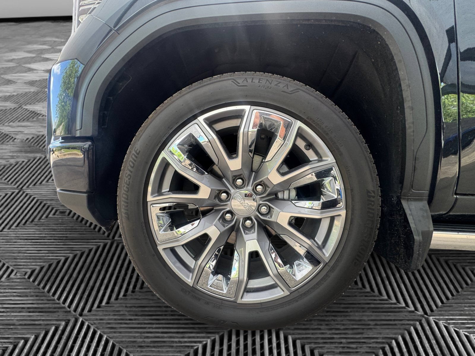 Certified 2025 GMC Sierra 1500 Denali w/ Denali Reserve Package AWD/4WD image 9