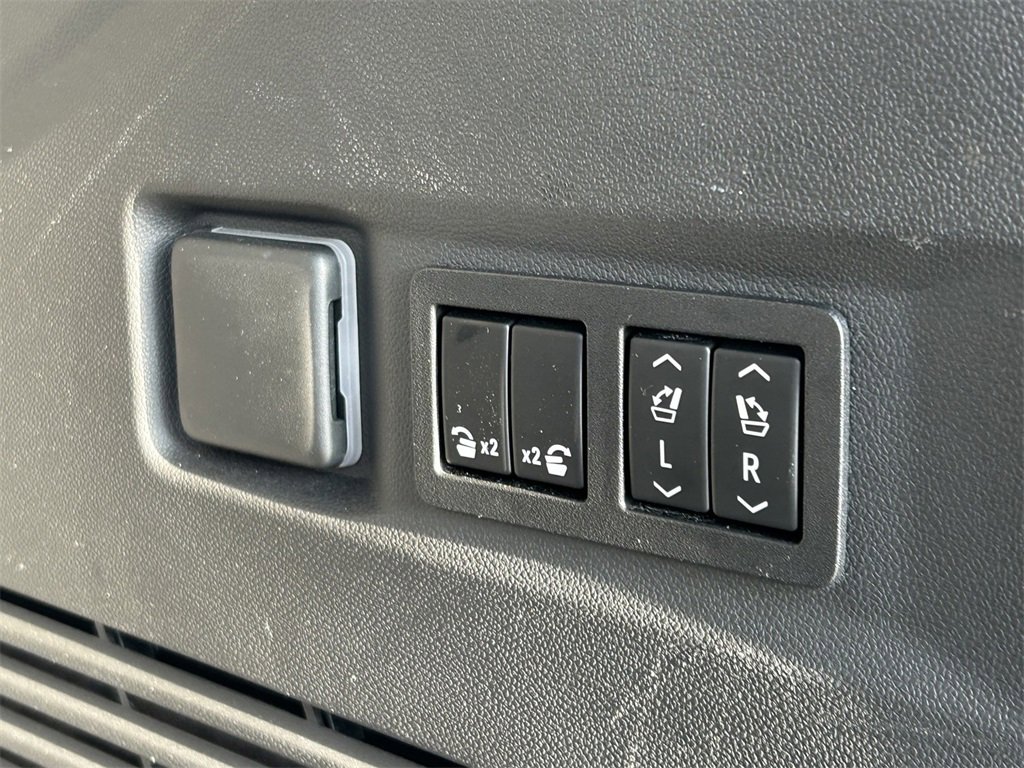 Used 2022 GMC Yukon Denali image 15