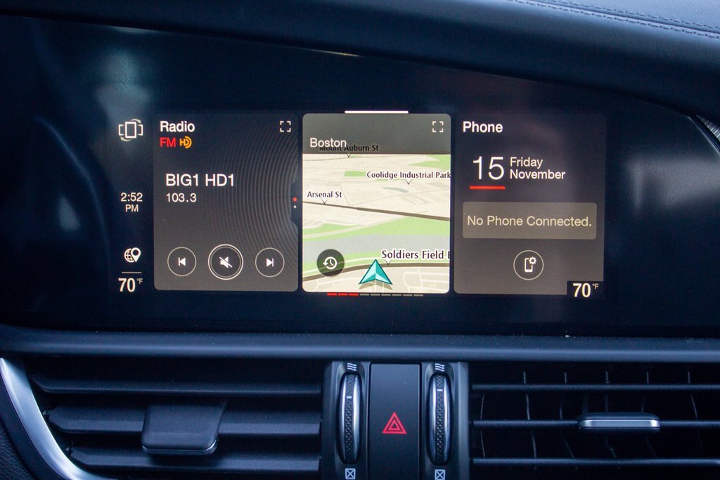 Used 2025 Alfa Romeo Giulia AWD image 15