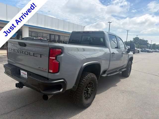 Used 2025 Chevrolet Silverado 2500 ZR2 w/ Technology Package AWD/4WD image 3