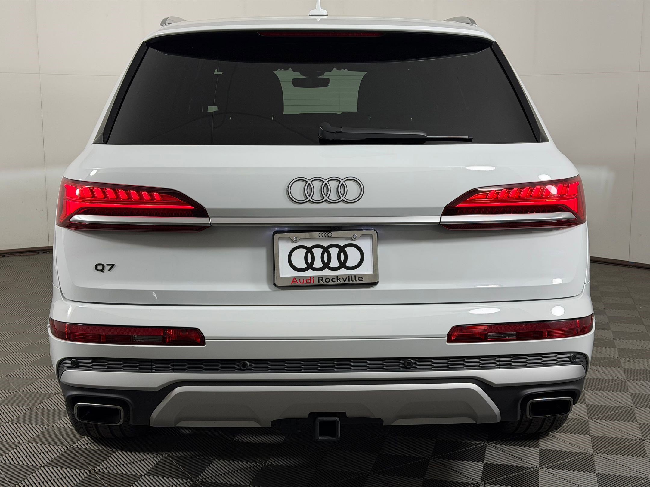 Used 2025 Audi Q7 2.0T Premium w/ Convenience Package AWD/4WD image 10