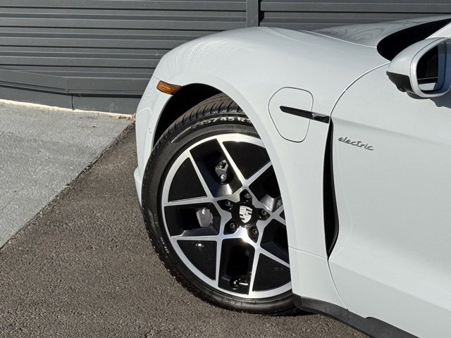 New 2025 Porsche Taycan image 12