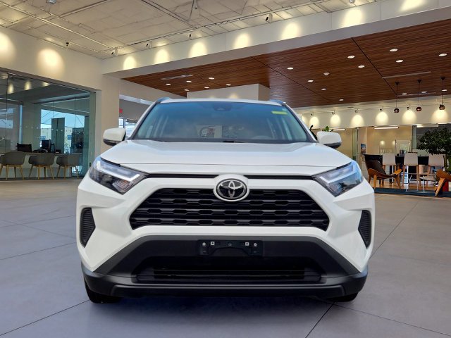 Used 2025 Toyota RAV4 XLE FWD image 8