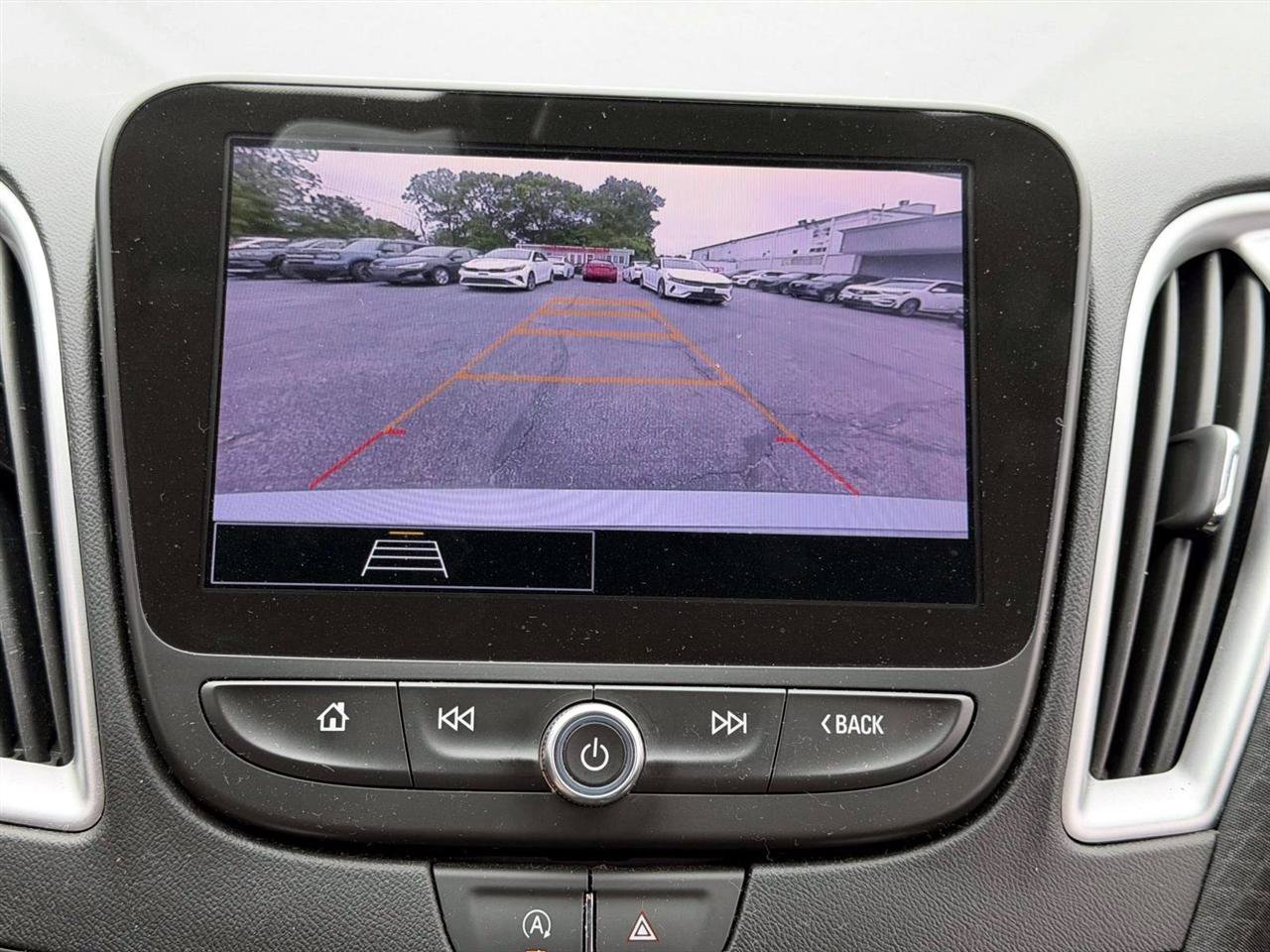 Used 2023 Chevrolet Malibu LT FWD image 23