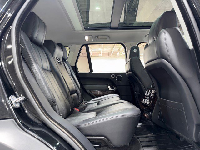 Used 2015 Land Rover Range Rover HSE image 61