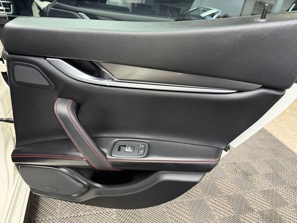 Used 2019 Maserati Ghibli S RWD image 47