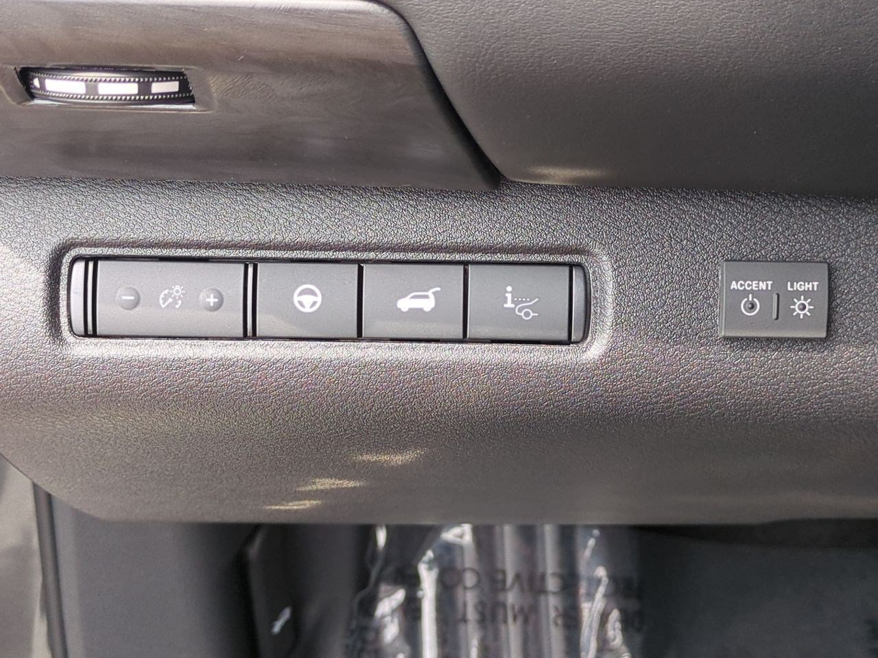New 2026 Nissan Pathfinder Platinum w/ Accent Package FWD image 18