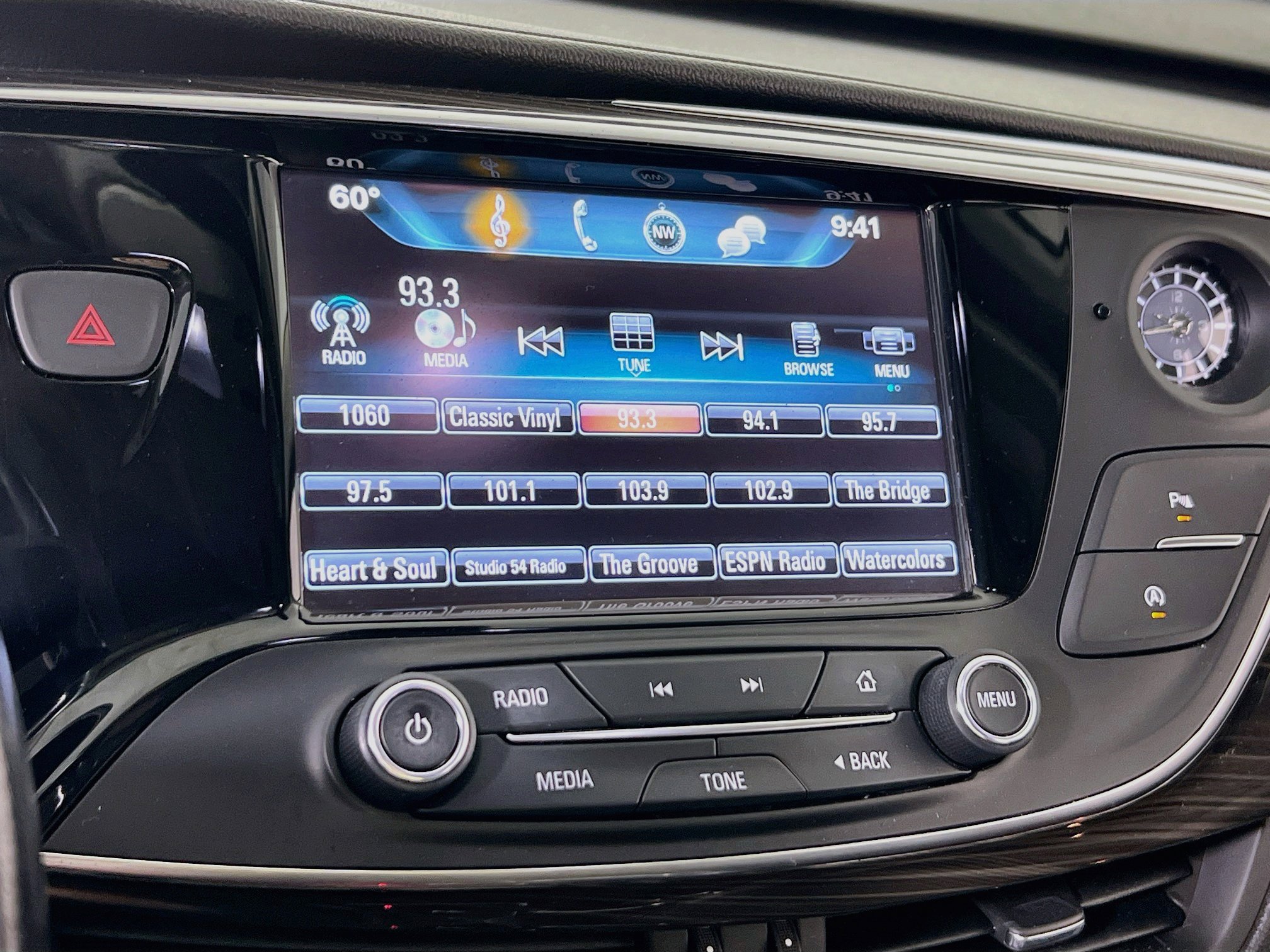 Used 2019 Buick Envision Essence AWD/4WD image 15