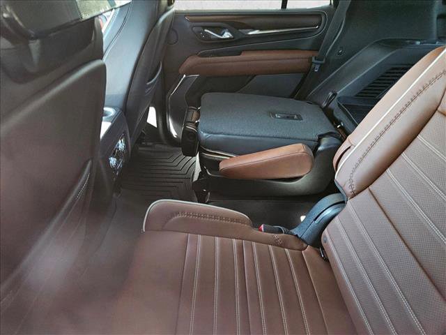 Used 2023 GMC Yukon Denali Ultimate image 11