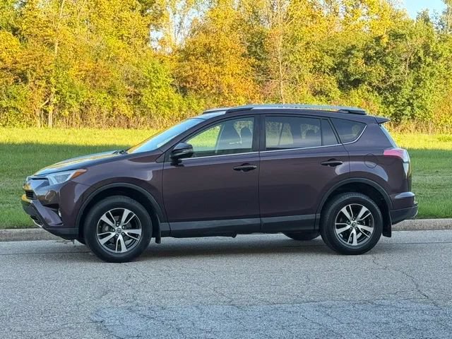 Used 2016 Toyota RAV4 XLE AWD/4WD image 25