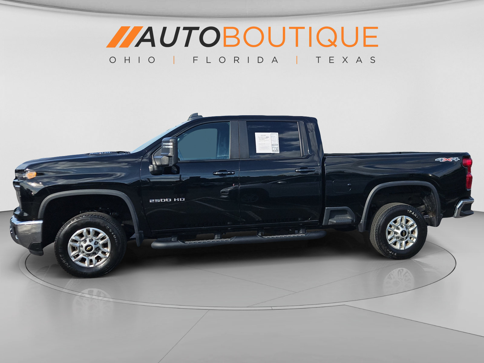Used 2024 Chevrolet Silverado 2500 LT w/ Convenience Package AWD/4WD image 2
