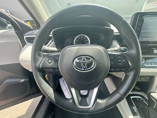 Used 2022 Toyota Corolla Cross LE w/ Black Badges Package (TMS) AWD/4WD image 16
