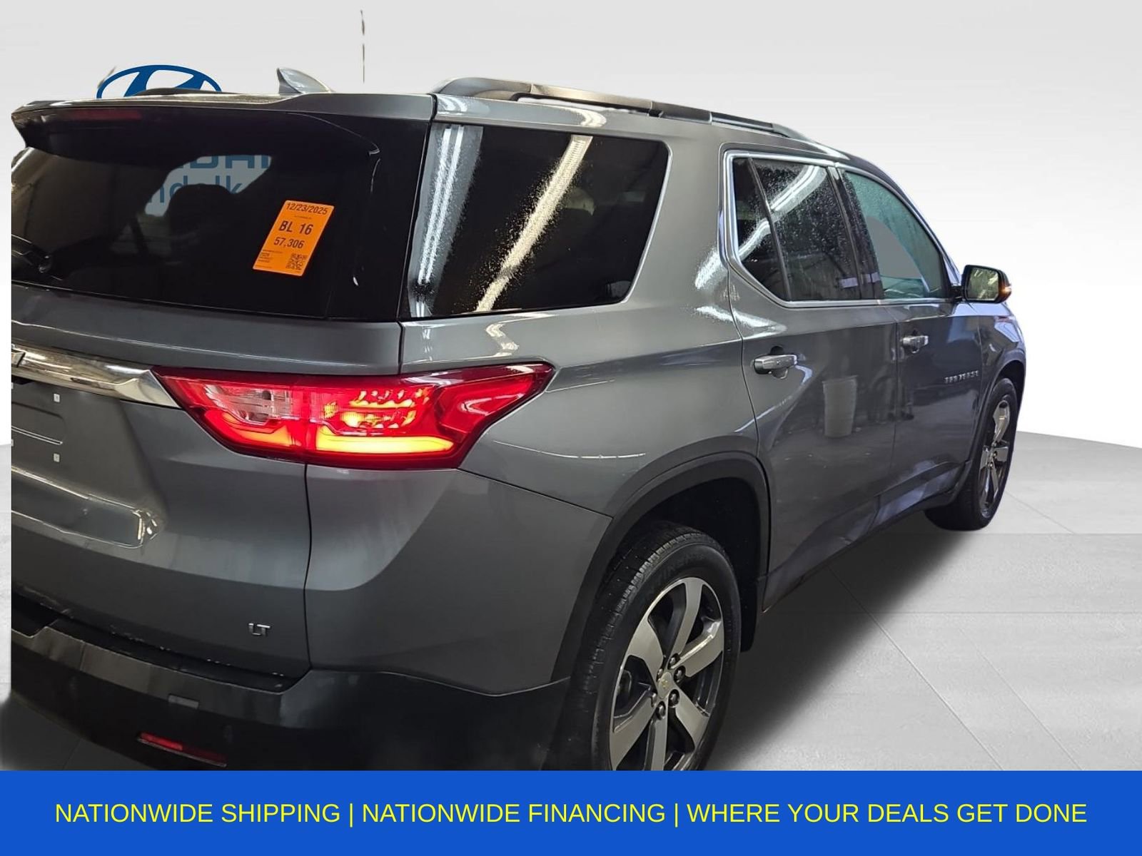 Used 2020 Chevrolet Traverse LT w/ LT Premium Package image 2