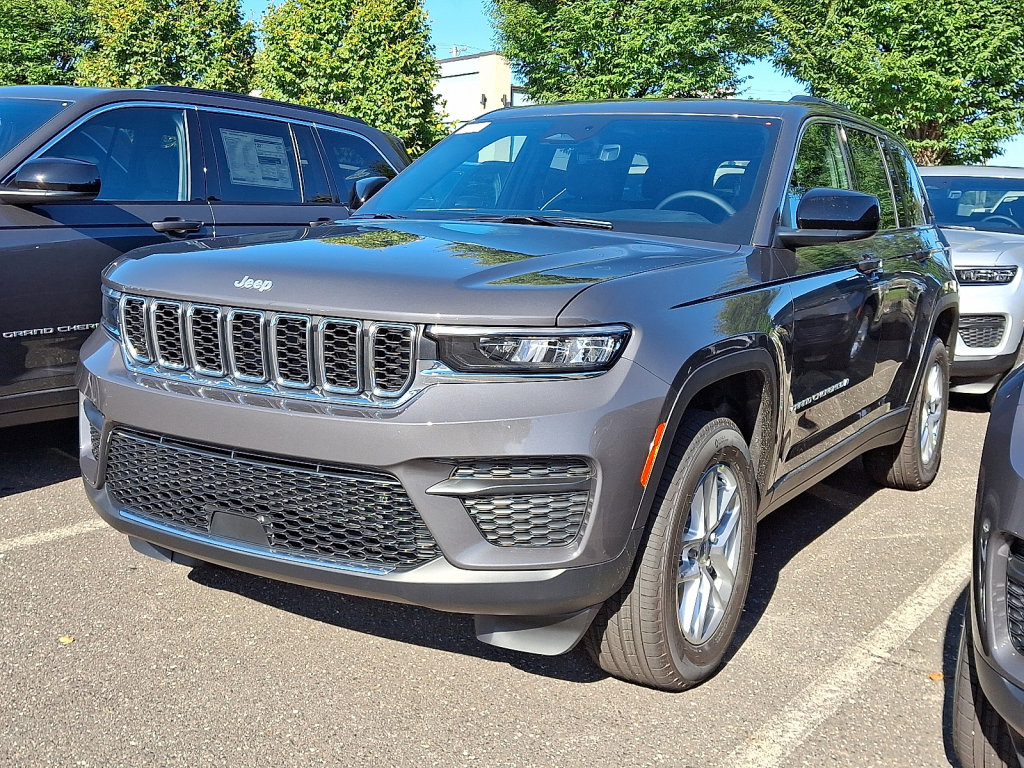 New 2025 Jeep Grand Cherokee Laredo X w/ Luxury Tech Group I