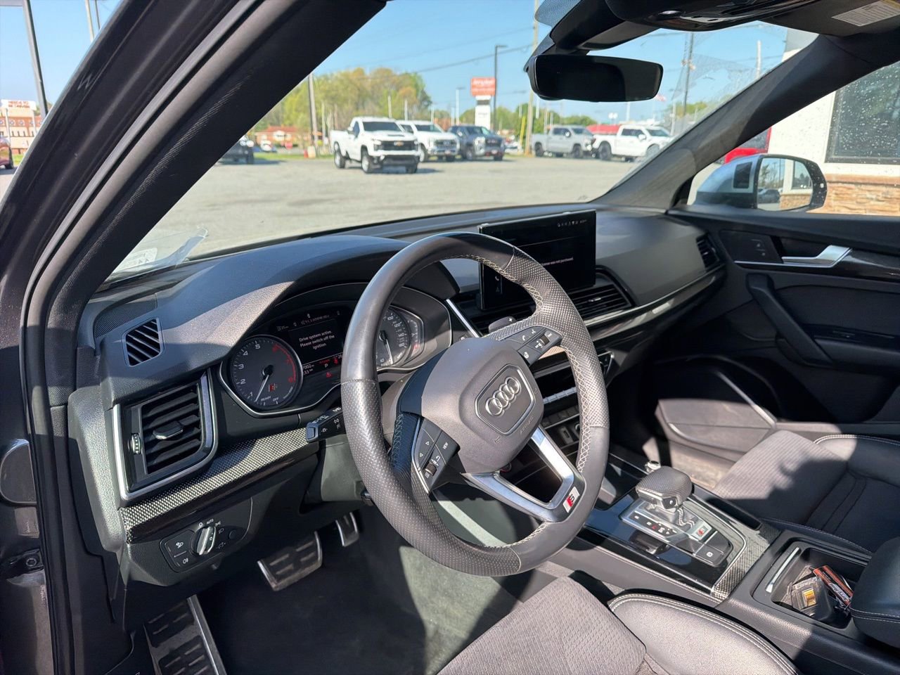 Used 2022 Audi SQ5 Premium w/ Convenience Package image 4