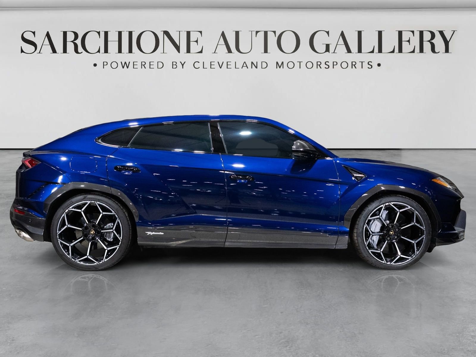 Used 2024 Lamborghini Urus Performante AWD/4WD image 3