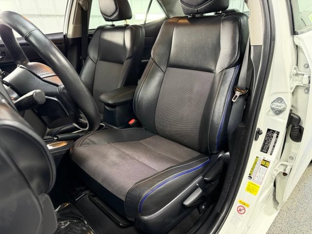 Used 2017 Toyota Corolla SE w/ Carpet Mat Package (TMS) FWD image 19