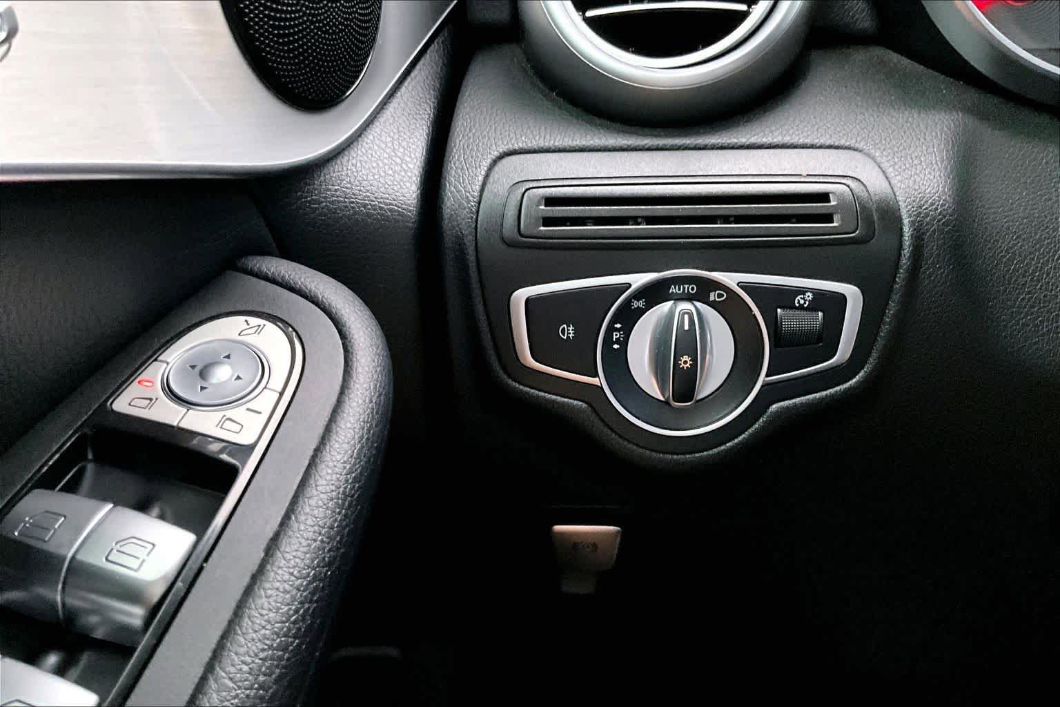 Certified 2021 Mercedes-Benz GLC 300 image 36