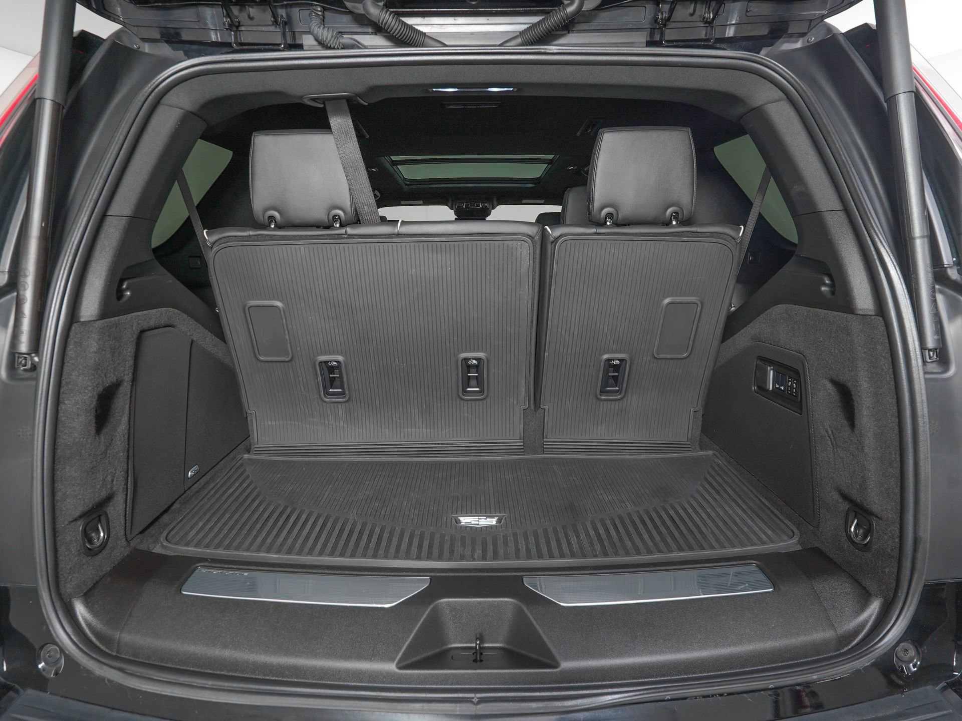 Used 2025 Cadillac Escalade Sport w/ Touring Package AWD/4WD image 11