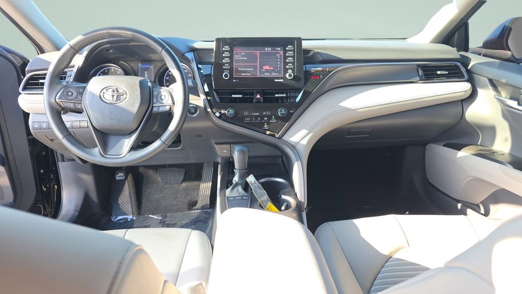 Used 2023 Toyota Camry SE w/ Convenience Package FWD image 10