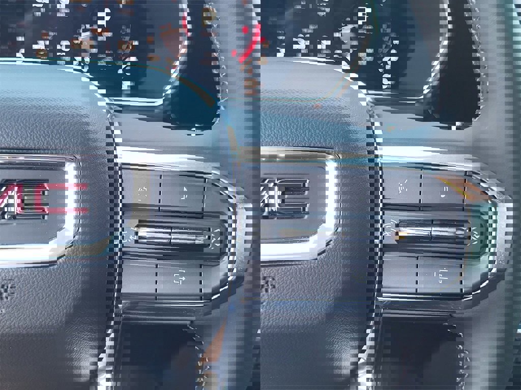 New 2025 GMC Canyon Elevation w/ Convenience Package image 16