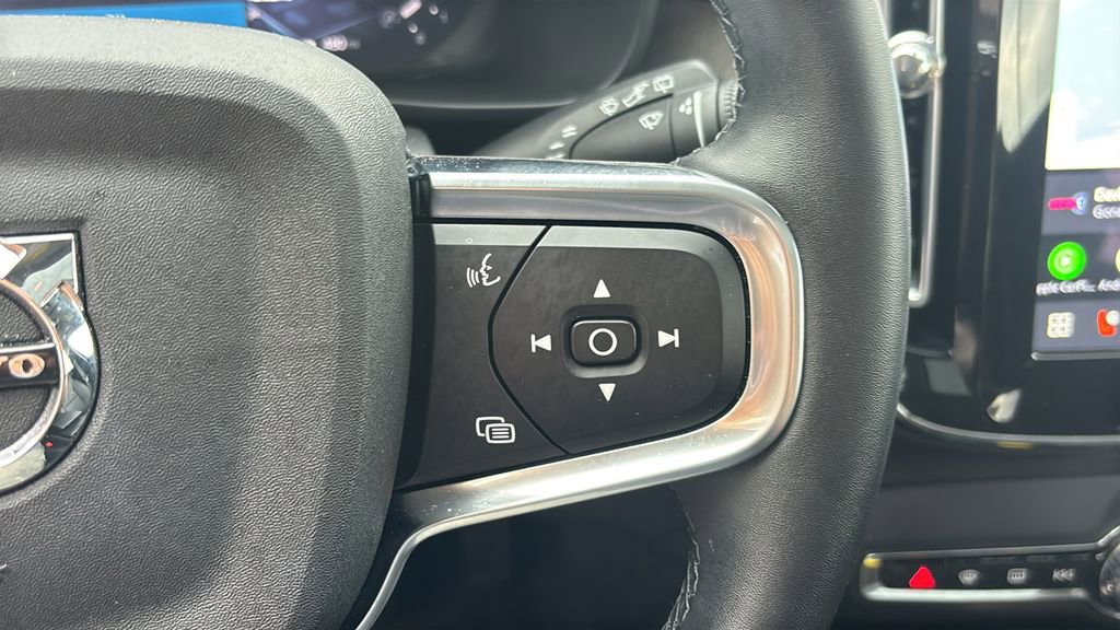 Certified 2026 Volvo XC40 B5 Plus AWD/4WD image 17