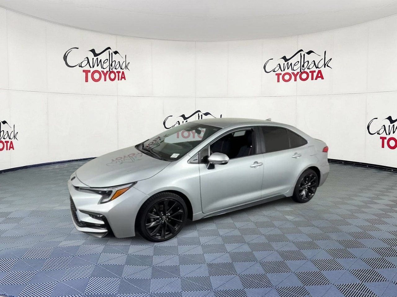 Used 2026 Toyota Corolla SE w/ Carpet Mat Package (TMS) FWD image 8