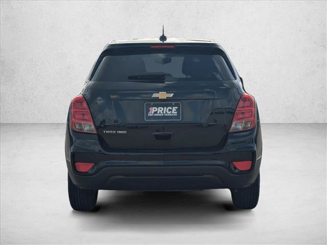 Used 2022 Chevrolet Trax LS w/ Tint and Cruise Package AWD/4WD image 4