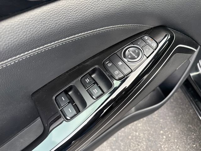 Used 2017 Kia Cadenza Premium w/ Luxury Package image 10