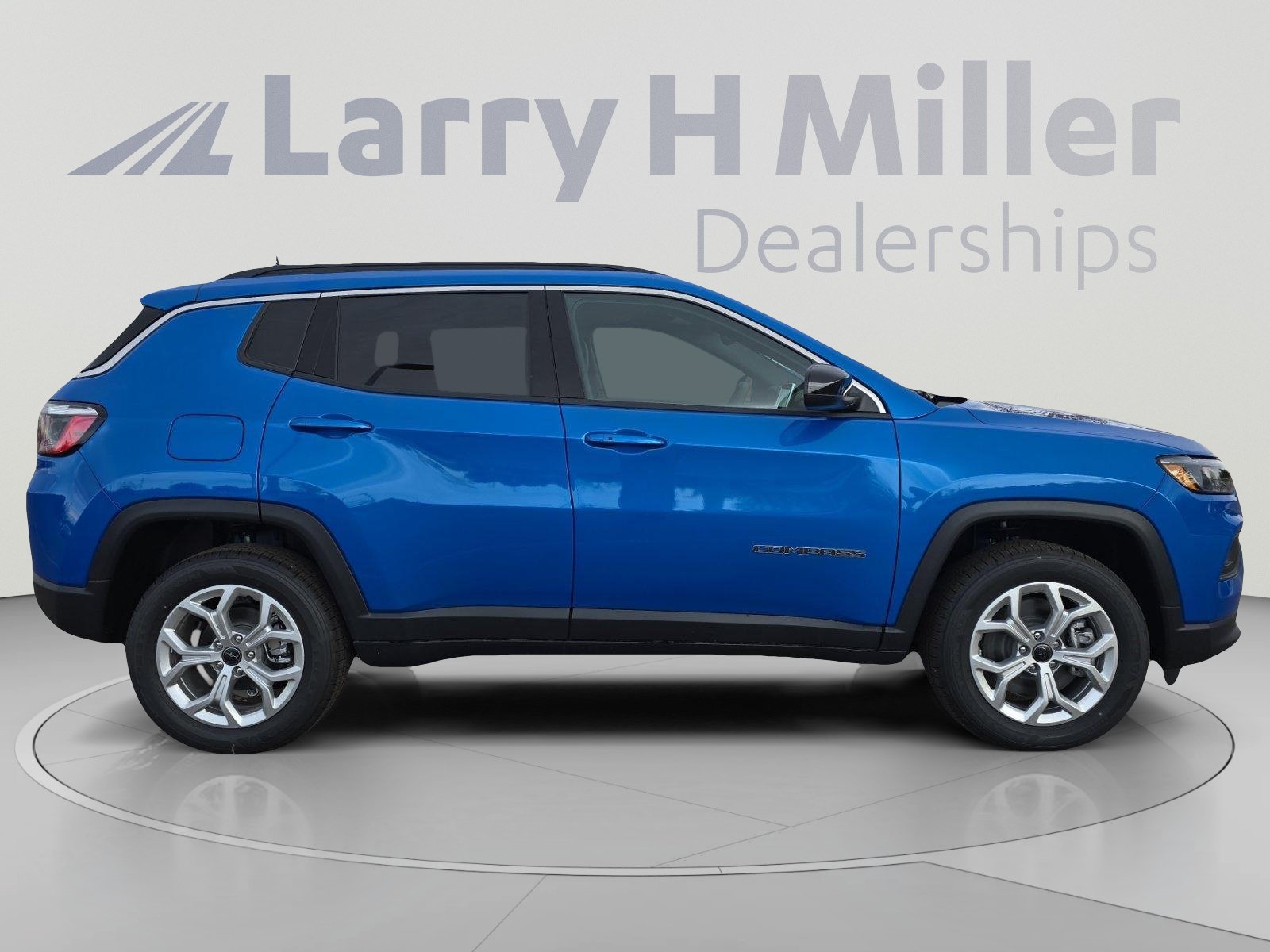 New 2026 Jeep Compass Latitude AWD/4WD image 7