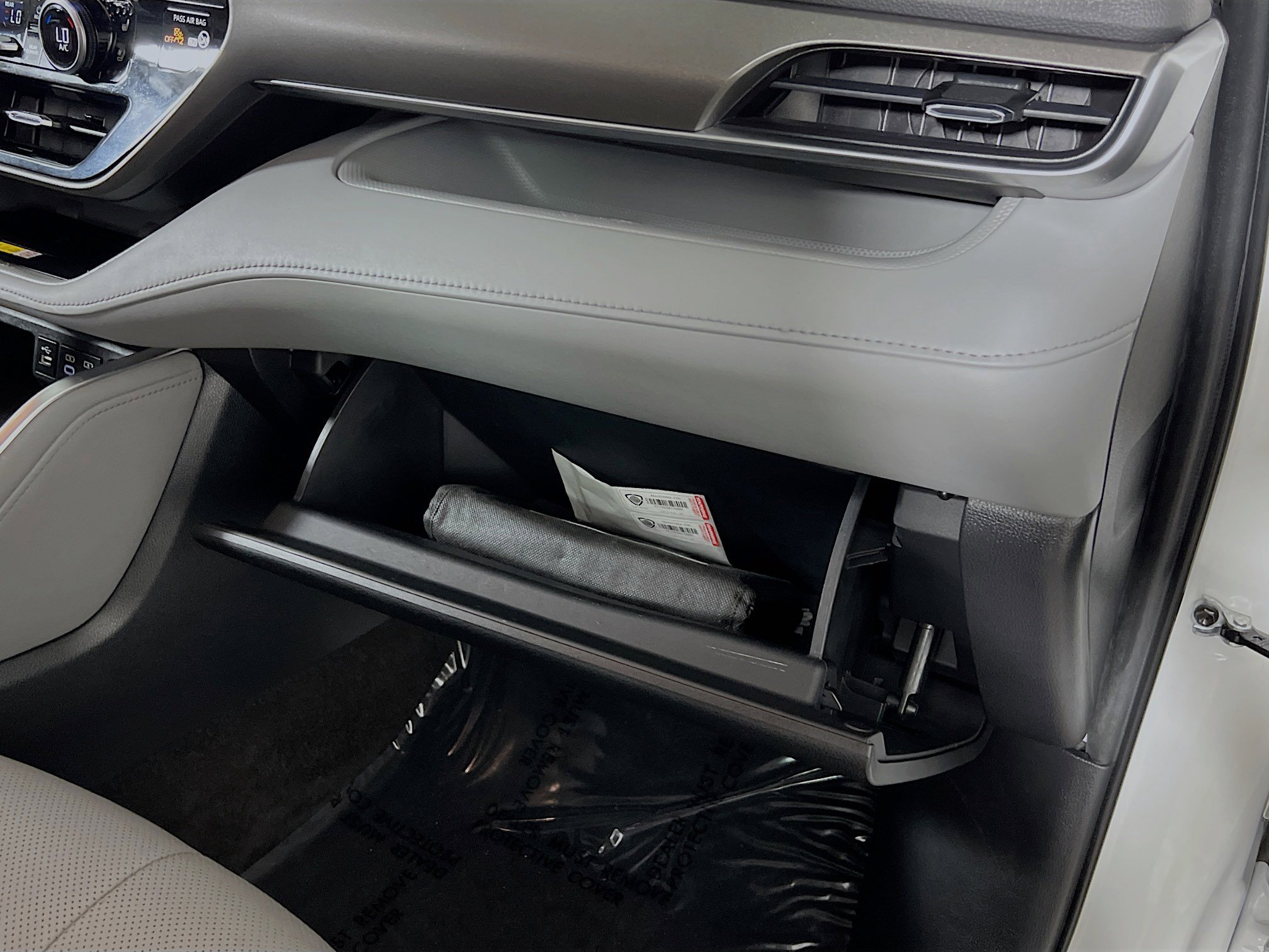Used 2023 Toyota Highlander Limited FWD image 35