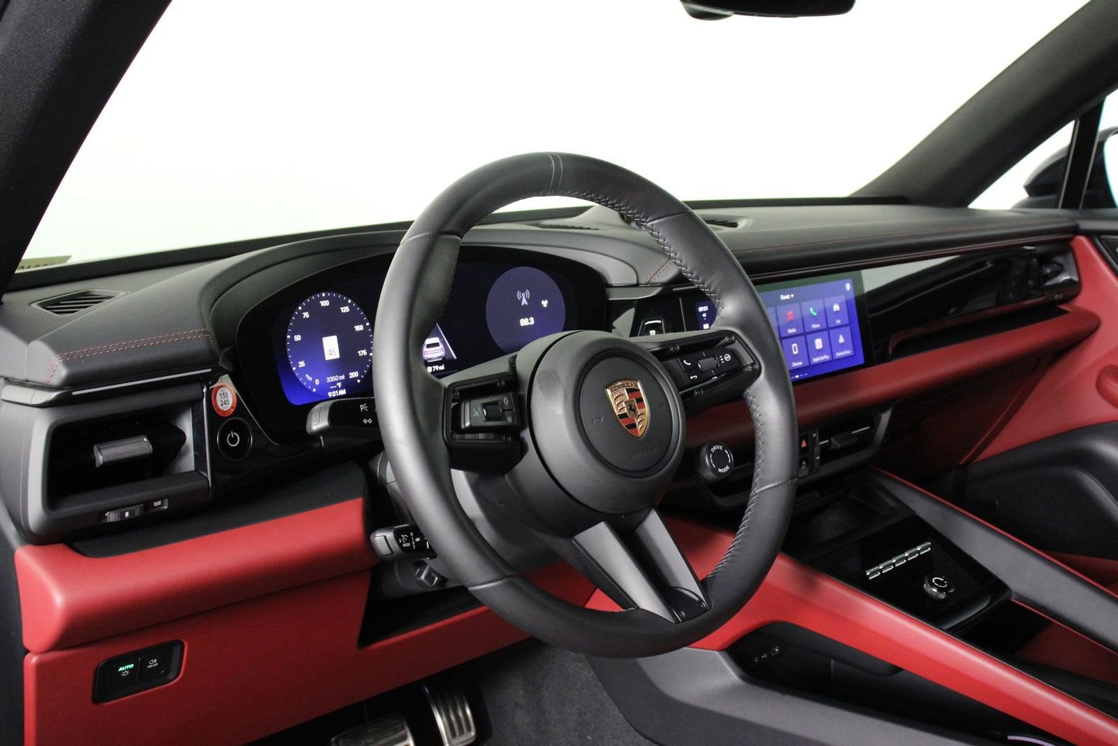 Certified 2025 Porsche Macan 4 Electric image 4