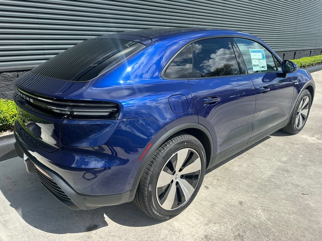 Used 2026 Porsche Macan Electric RWD image 9