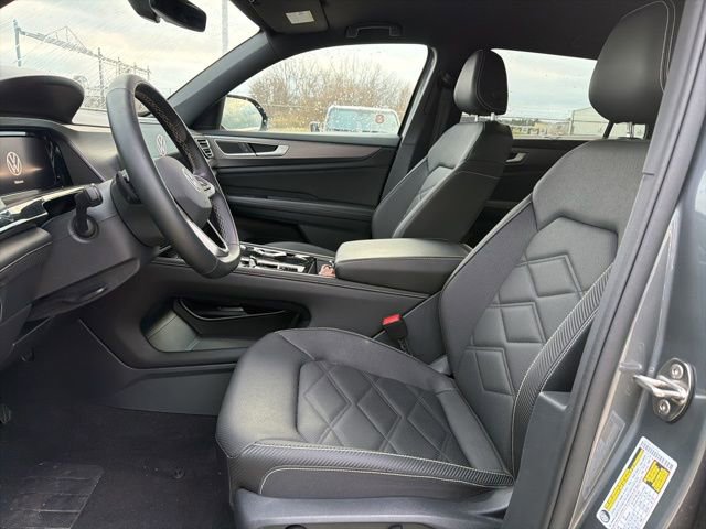 Used 2025 Volkswagen Atlas Cross Sport SE image 8