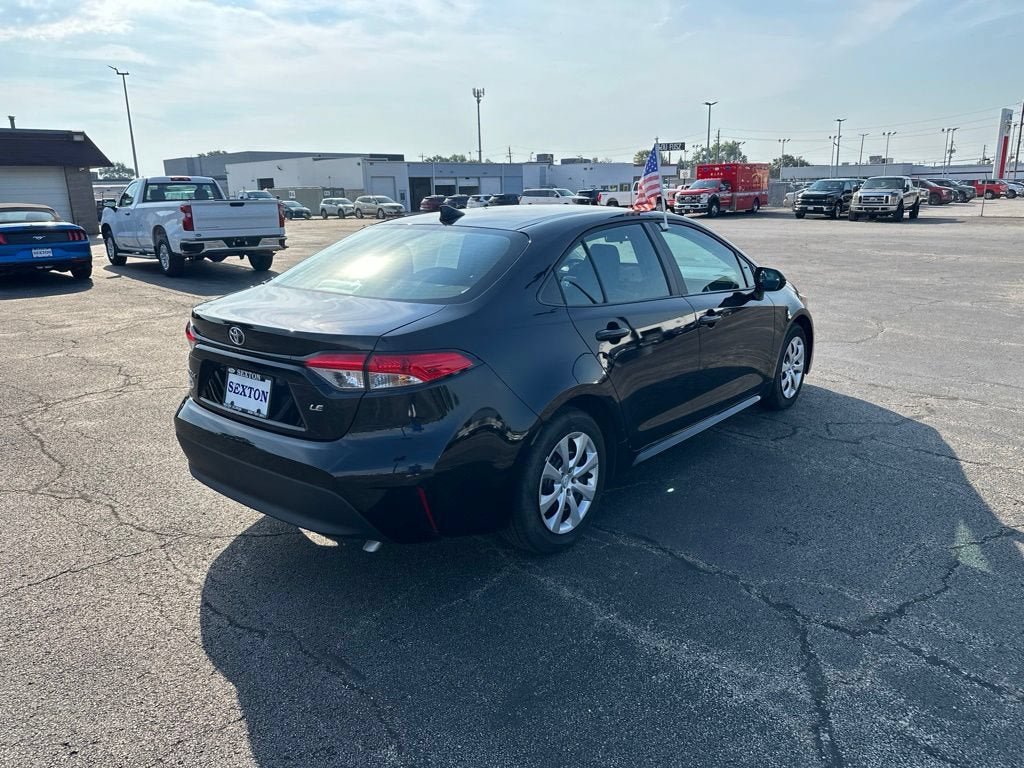 Used 2026 Toyota Corolla LE FWD image 5