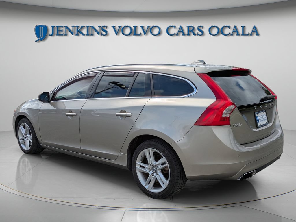 Used 2015 Volvo V60 T5 Premier Plus FWD image 5