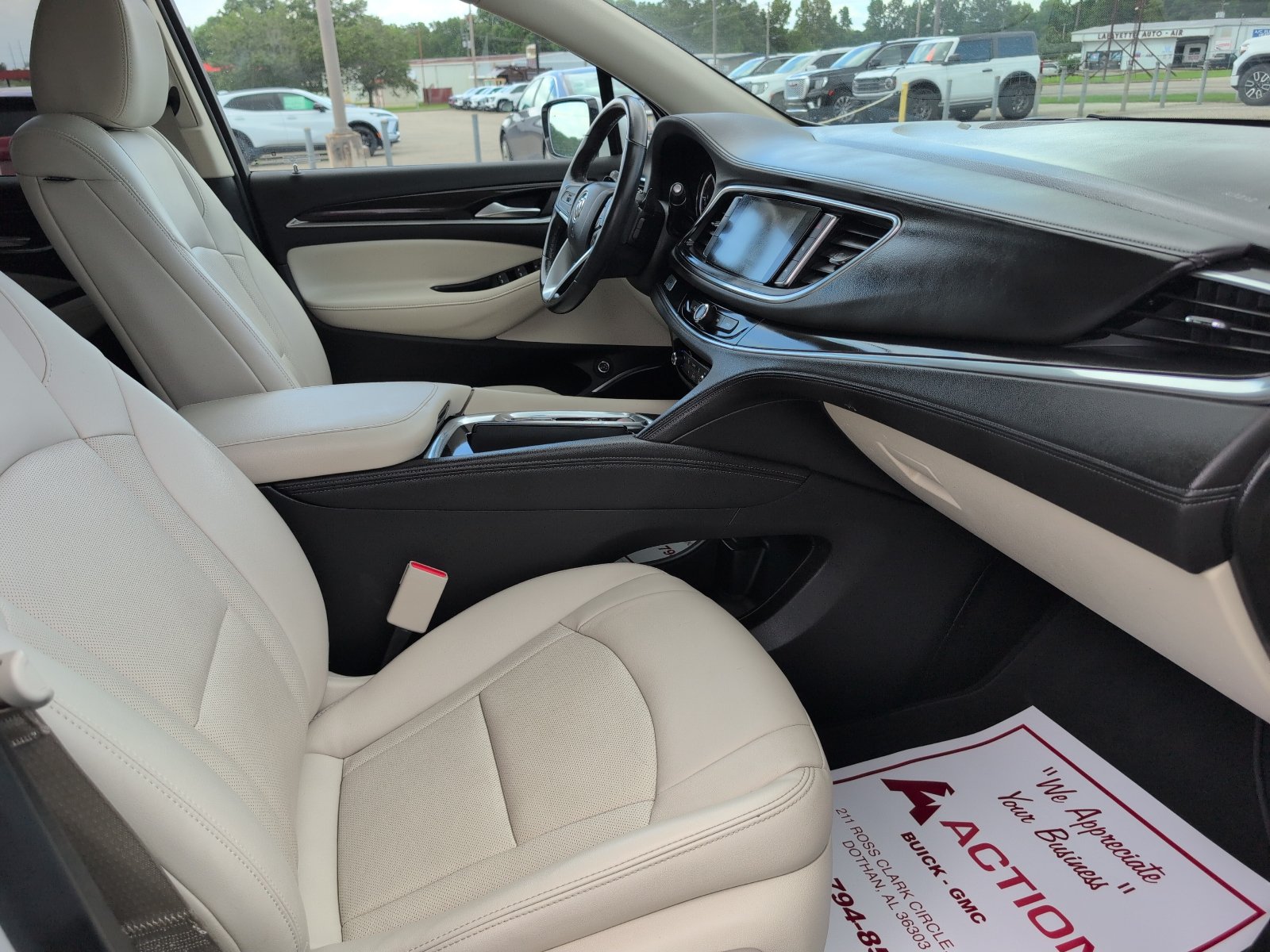 Used 2023 Buick Enclave Essence w/ Experience Buick Package FWD image 6