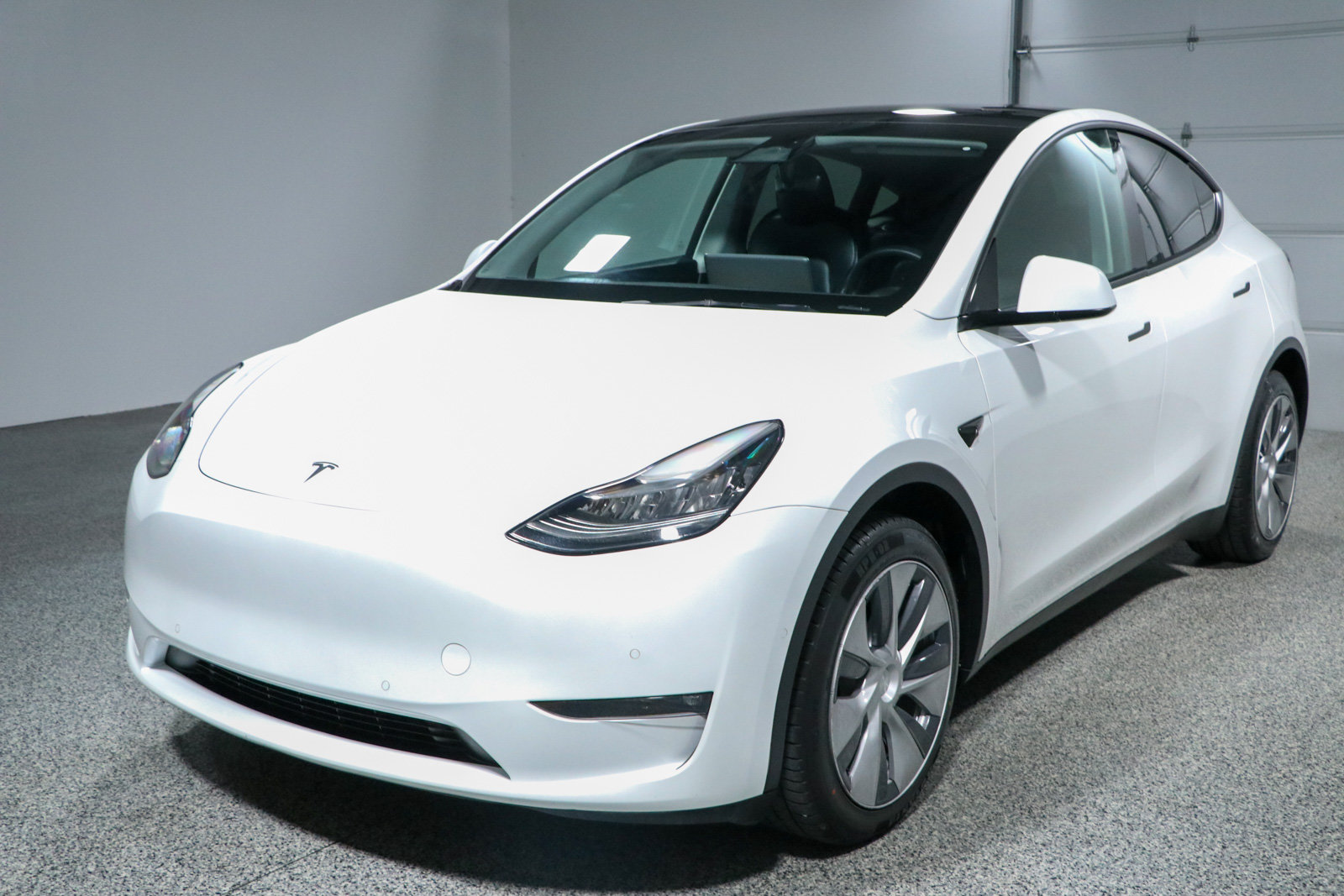 Used 2021 Tesla Model Y Long Range AWD/4WD image 26