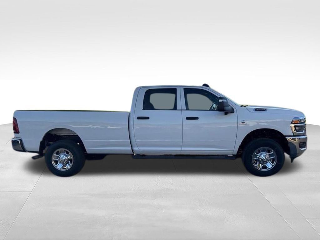 New 2025 RAM 3500 Tradesman AWD/4WD image 4