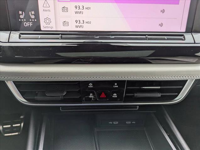 Used 2024 Volkswagen Atlas Cross Sport SEL Premium R-Line image 20