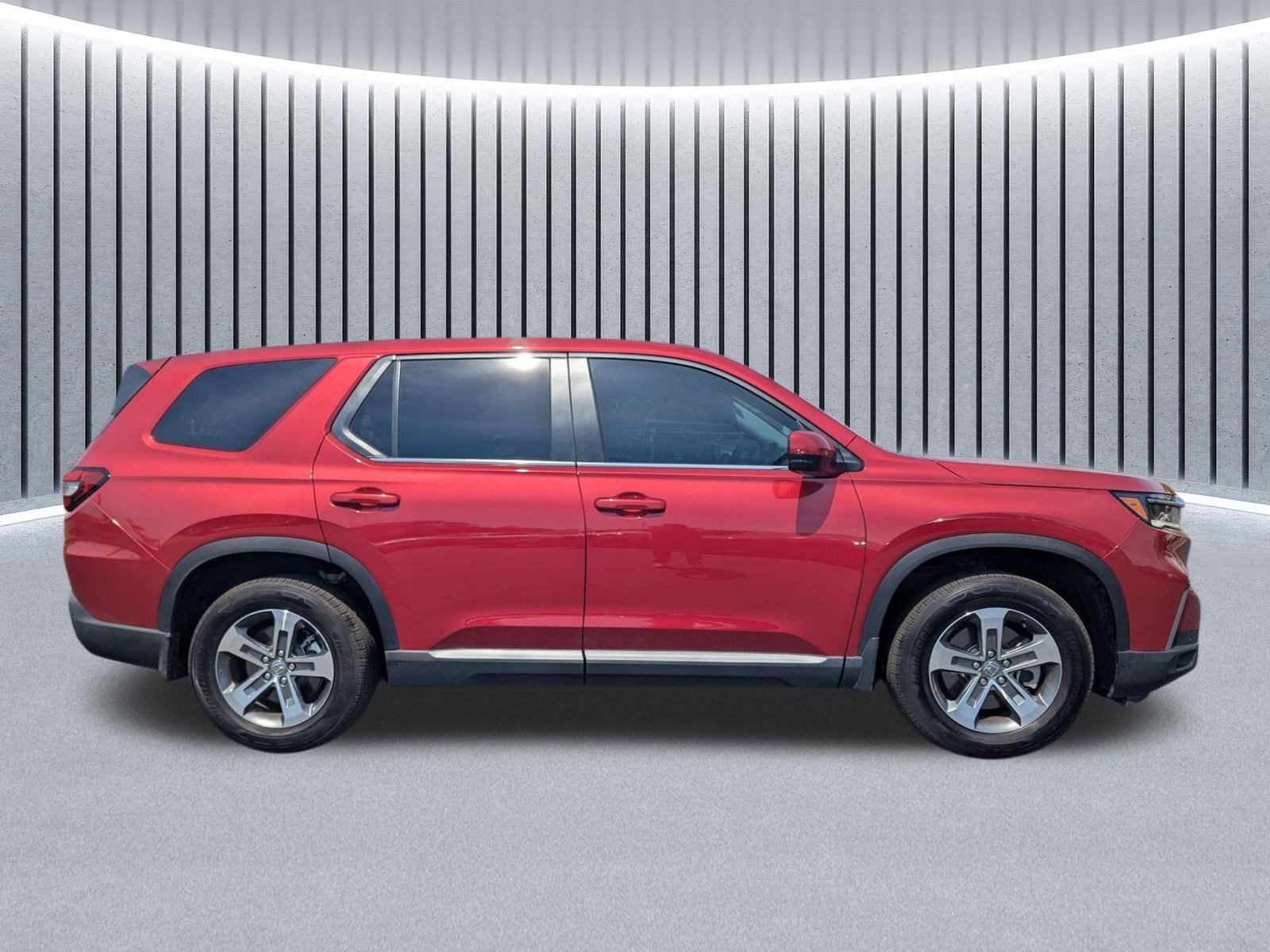 Certified 2025 Honda Pilot EX-L image 4