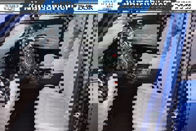 Used 2023 Kia Sorento S w/ Panoramic Sunroof Package image 18