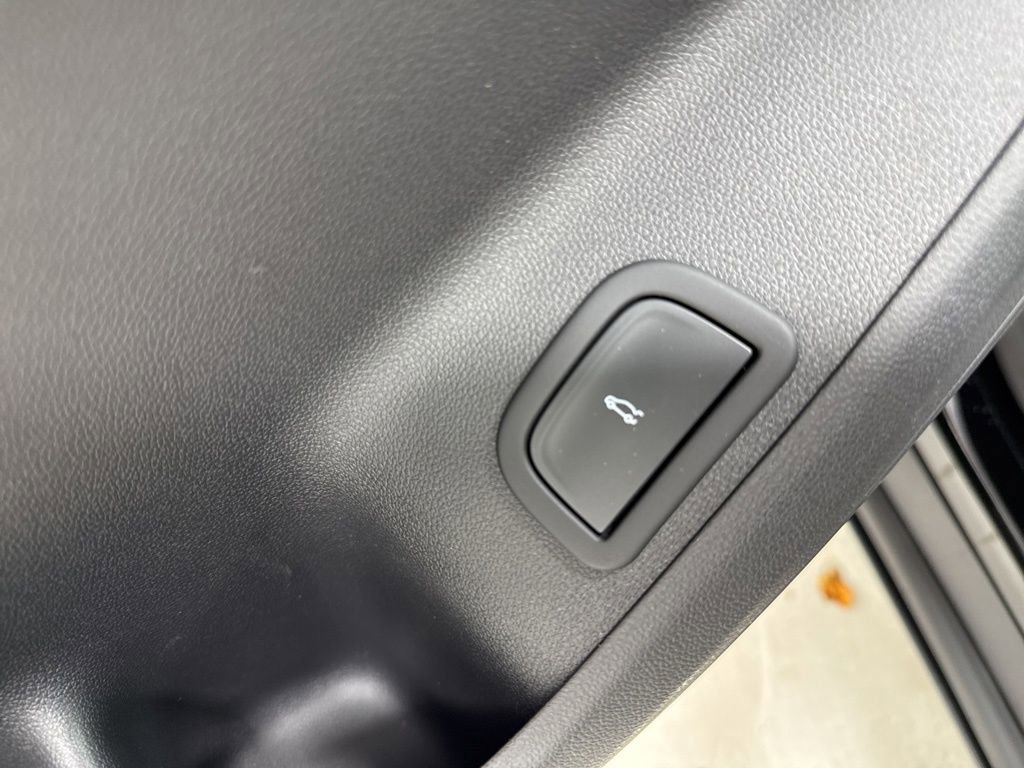 New 2026 Chevrolet Traverse LT w/ Midnight/Sport Edition image 21