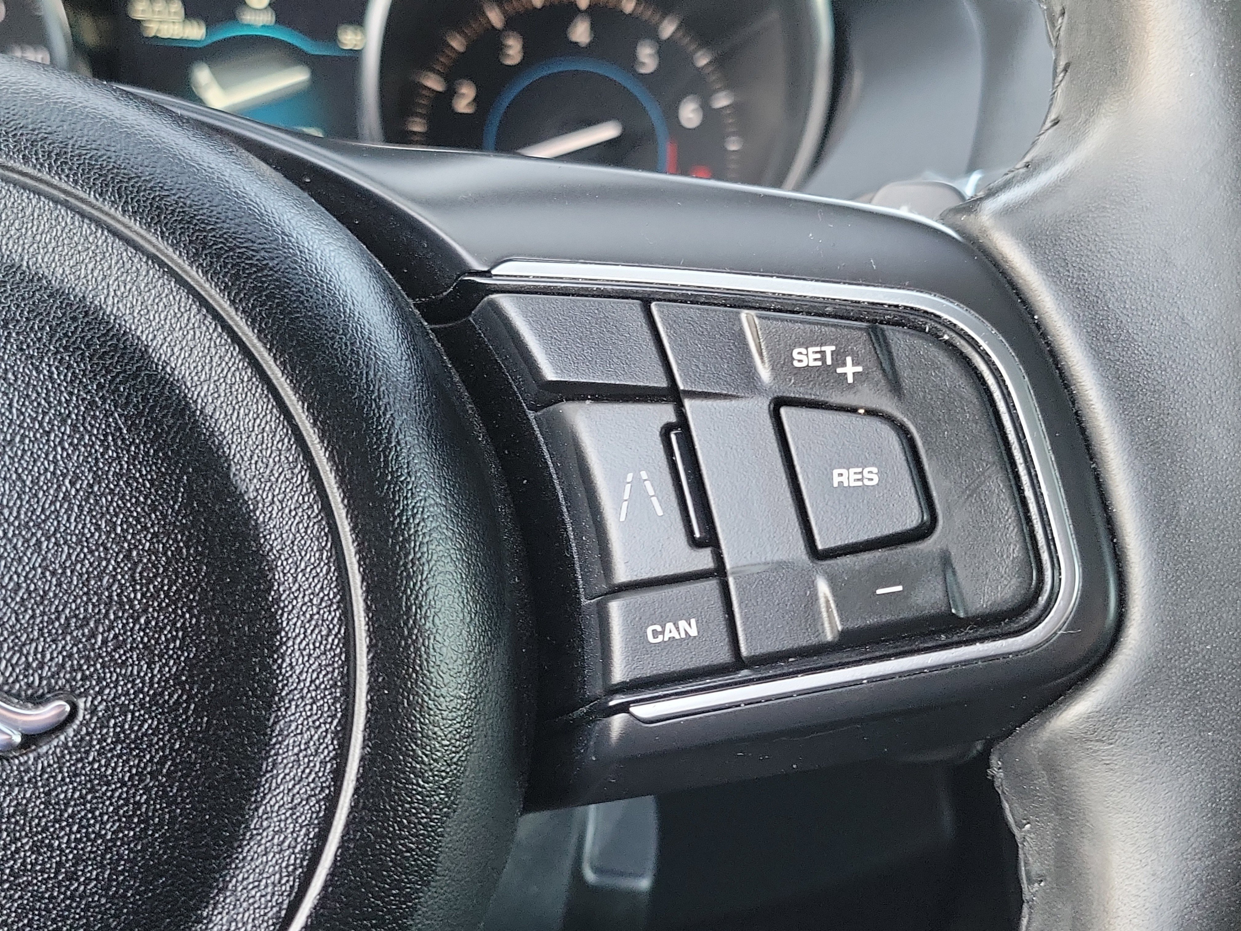 Used 2020 Jaguar F-PACE Premium AWD/4WD image 9