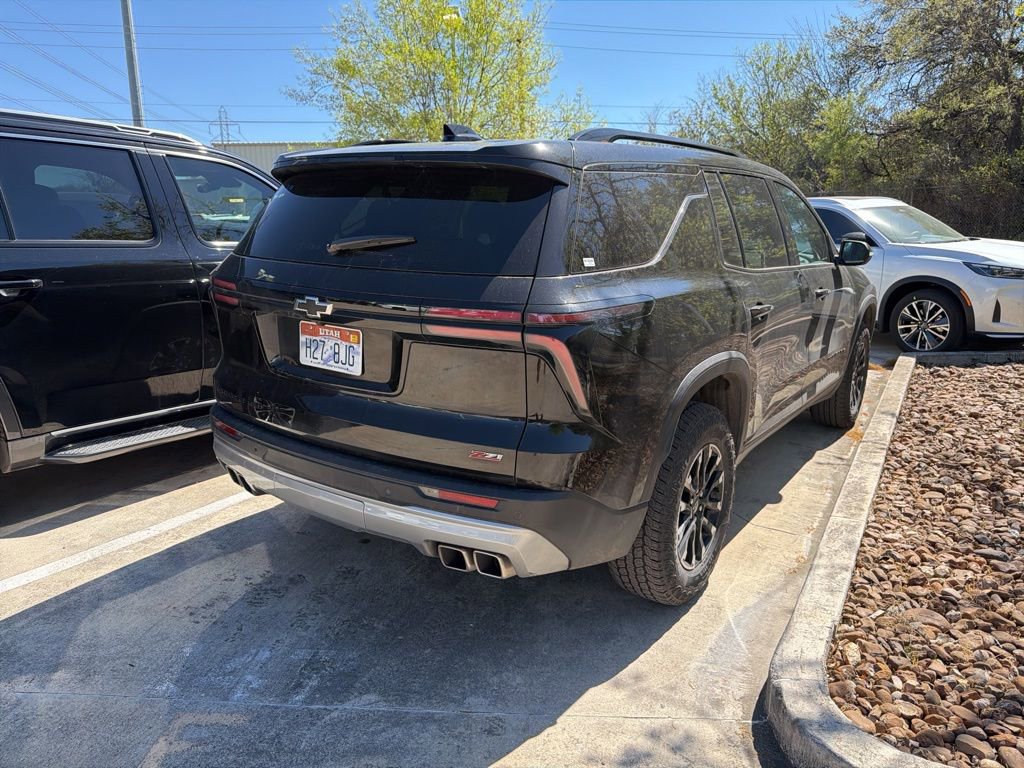 Used 2025 Chevrolet Traverse Z71 image 5