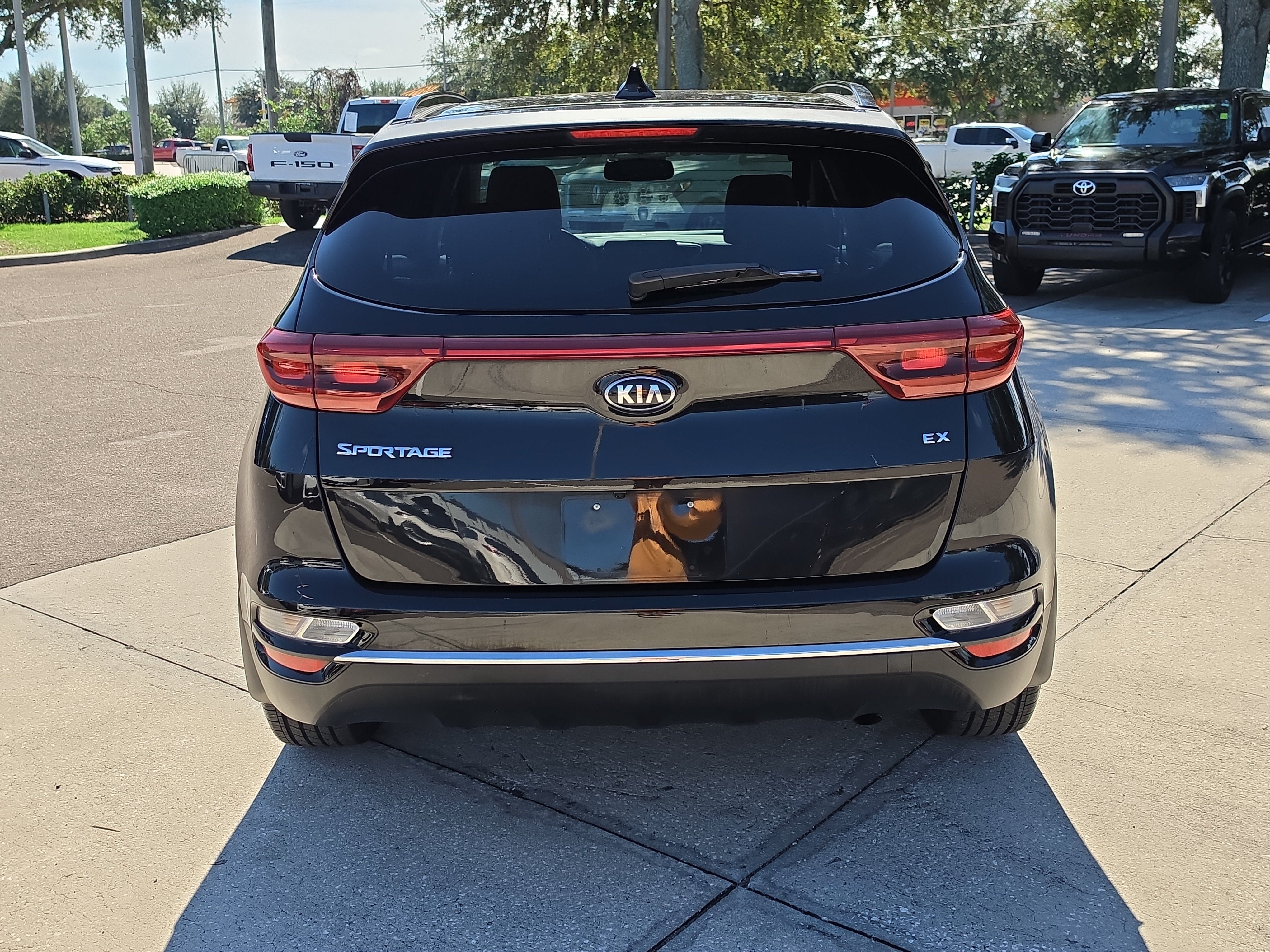 Certified 2022 Kia Sportage EX FWD image 7