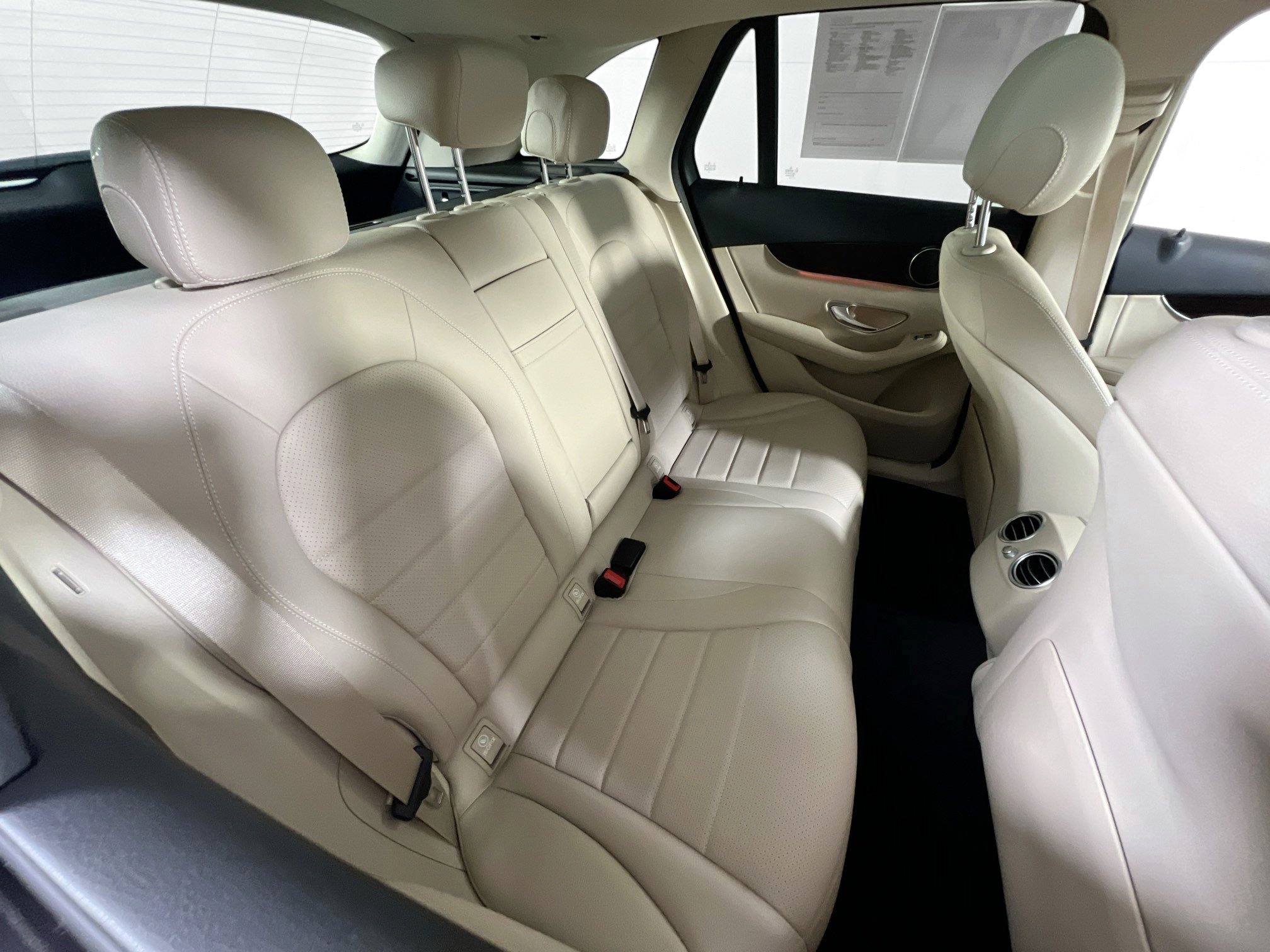 Used 2021 Mercedes-Benz GLC 300 4MATIC image 26