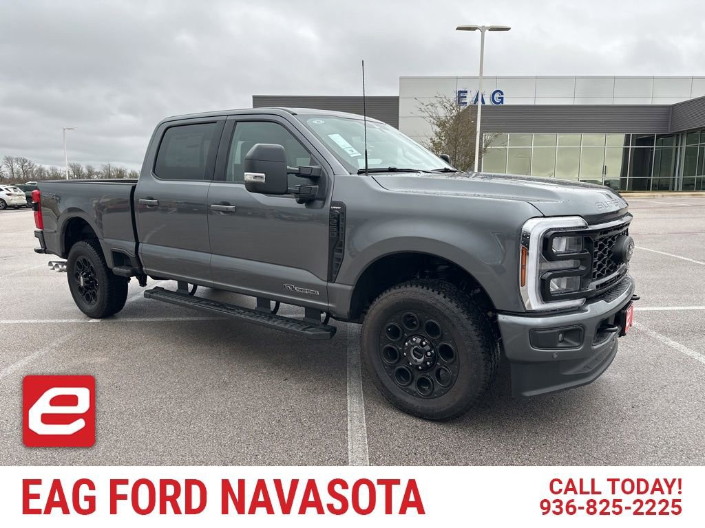 New 2026 Ford F250 Lariat w/ Black Appearance Package